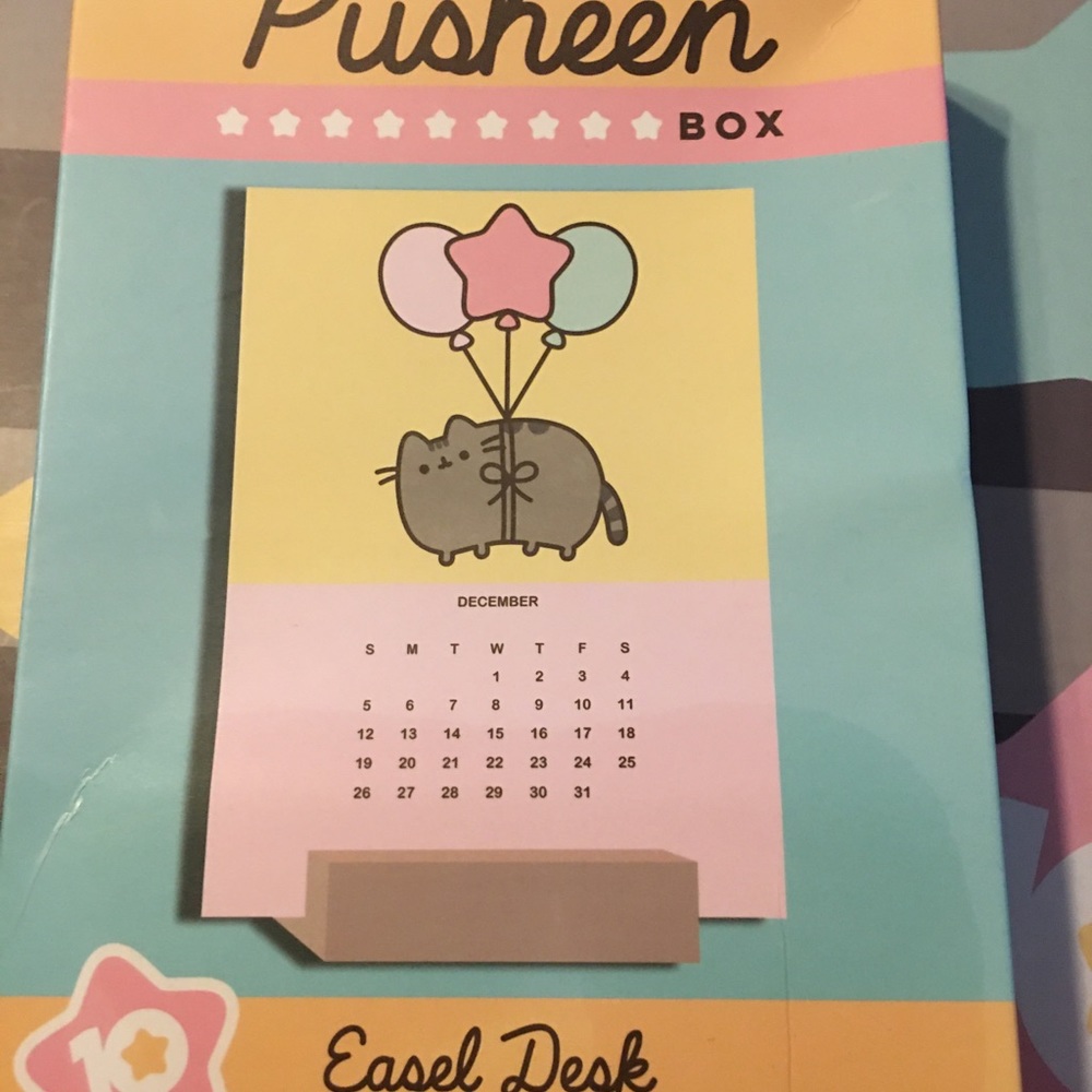 Pusheen 2021 easel desk calendar winter exclusive